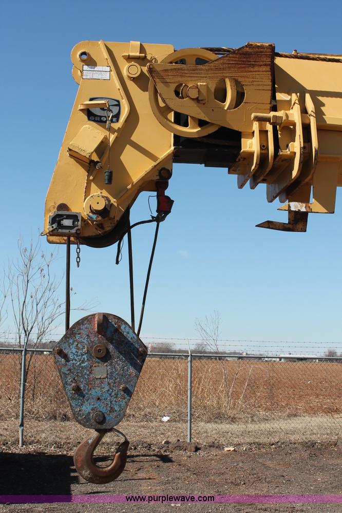 image for item L6828 1980 Grove RT522 rough terrain crane