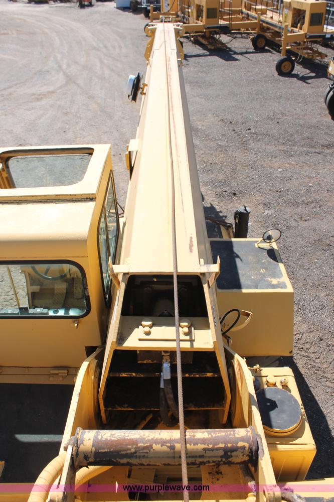 image for item L6828 1980 Grove RT522 rough terrain crane