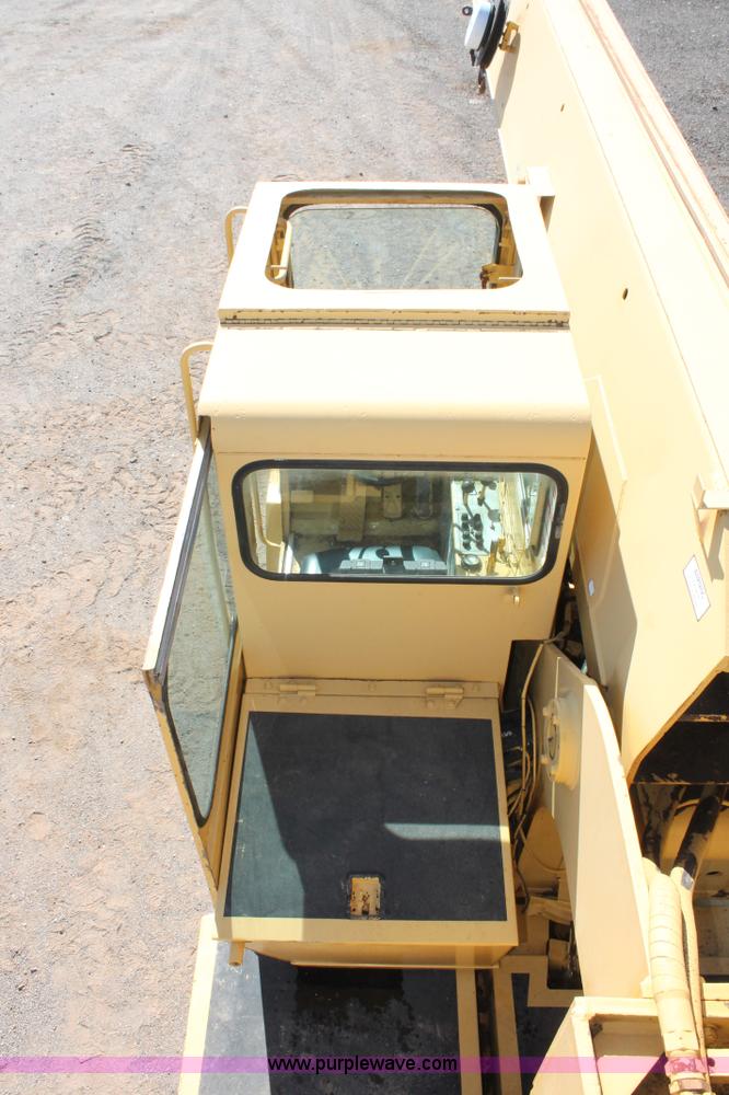image for item L6828 1980 Grove RT522 rough terrain crane