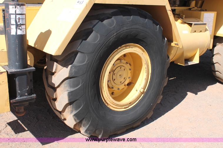 image for item L6828 1980 Grove RT522 rough terrain crane