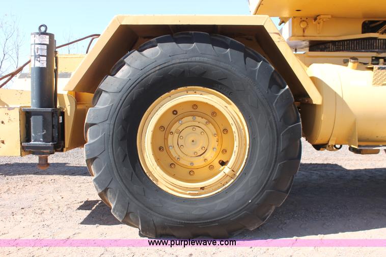 image for item L6828 1980 Grove RT522 rough terrain crane