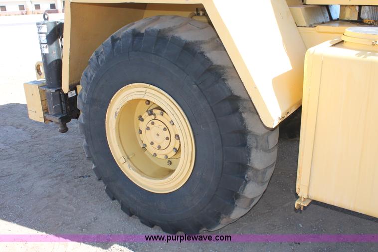 image for item L6828 1980 Grove RT522 rough terrain crane