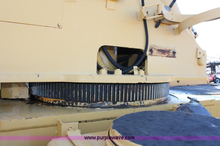 image for item L6828 1980 Grove RT522 rough terrain crane