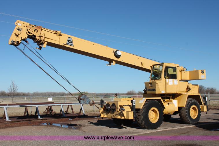 image for item L6828 1980 Grove RT522 rough terrain crane