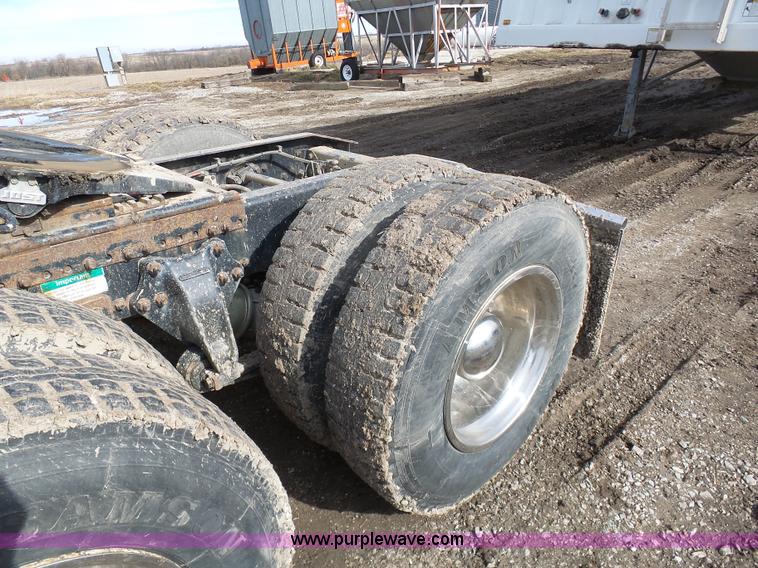 image for item L7080 1996 Freightliner FLD112 semi truck