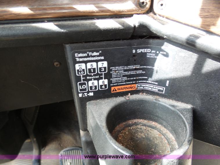 image for item L7080 1996 Freightliner FLD112 semi truck