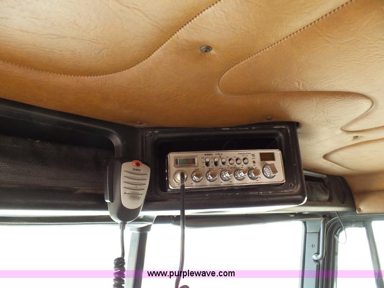 image for item L7080 1996 Freightliner FLD112 semi truck