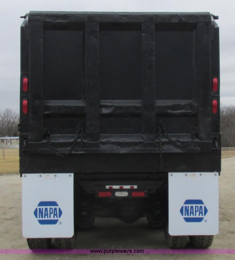 image for item L7099 2007 Mack CV713 dump truck