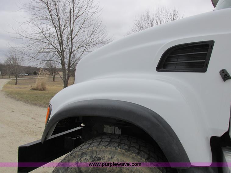 image for item L7099 2007 Mack CV713 dump truck