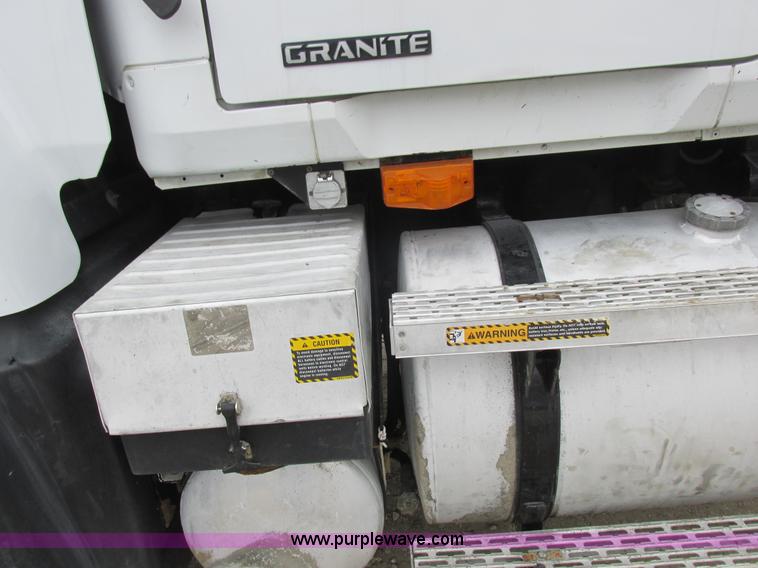 image for item L7099 2007 Mack CV713 dump truck