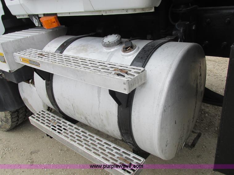 image for item L7099 2007 Mack CV713 dump truck