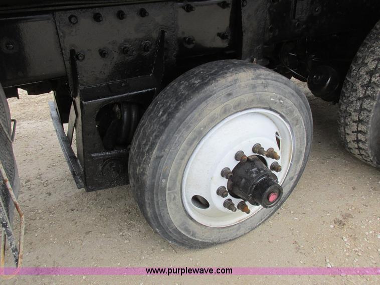 image for item L7099 2007 Mack CV713 dump truck