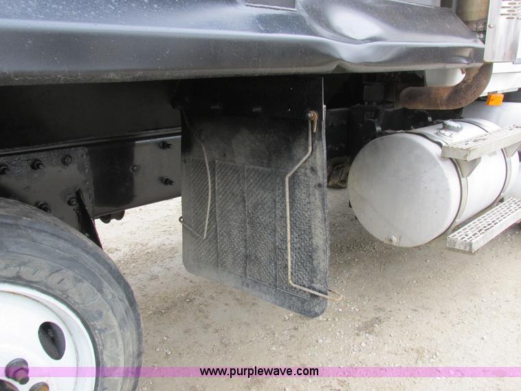 image for item L7099 2007 Mack CV713 dump truck