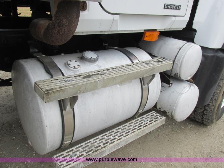 image for item L7099 2007 Mack CV713 dump truck