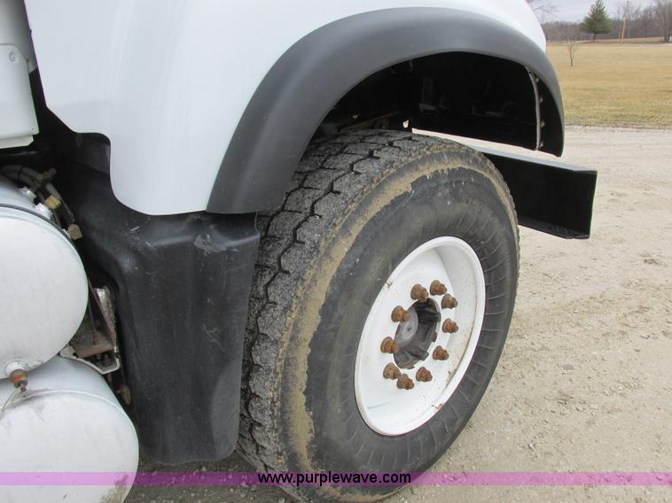 image for item L7099 2007 Mack CV713 dump truck