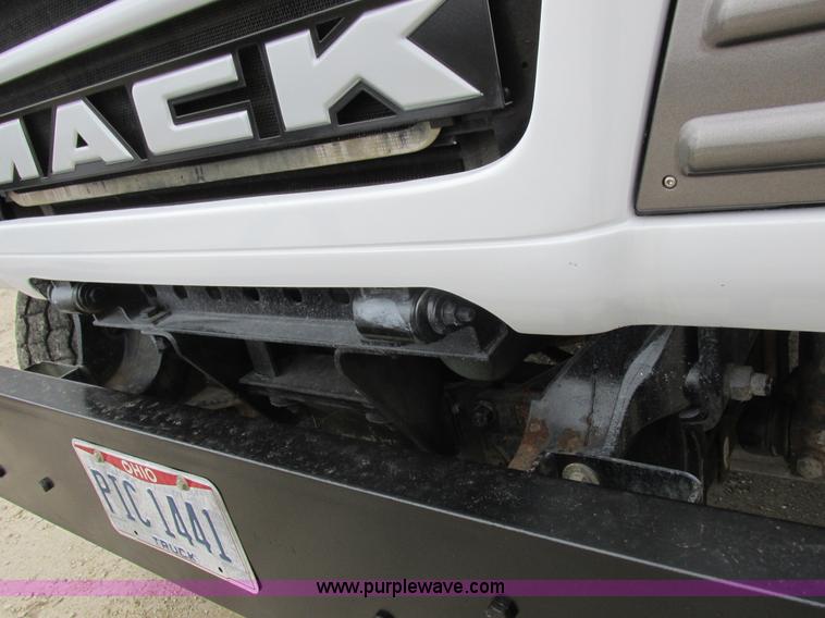 image for item L7099 2007 Mack CV713 dump truck