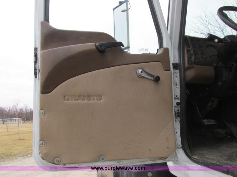 image for item L7099 2007 Mack CV713 dump truck