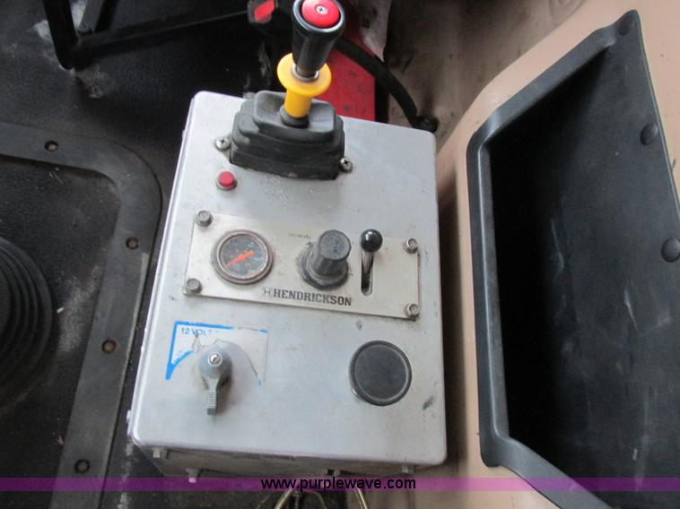 image for item L7099 2007 Mack CV713 dump truck