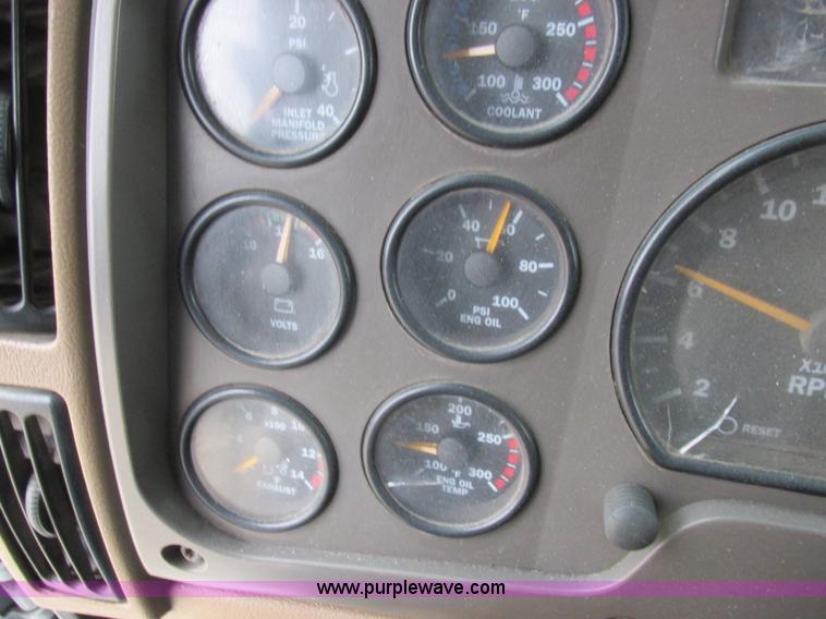 image for item L7099 2007 Mack CV713 dump truck