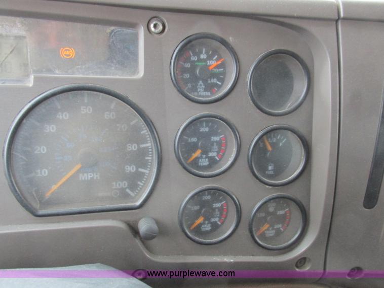 image for item L7099 2007 Mack CV713 dump truck