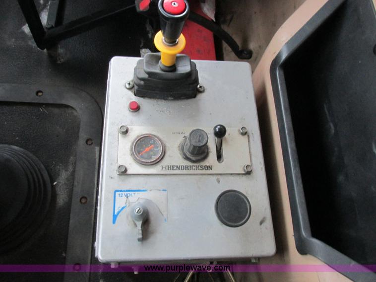 image for item L7099 2007 Mack CV713 dump truck