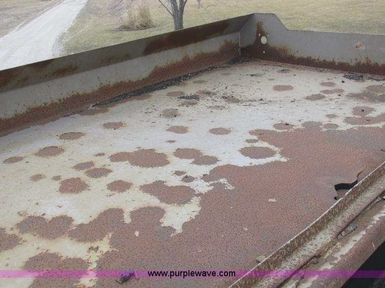 image for item L7099 2007 Mack CV713 dump truck