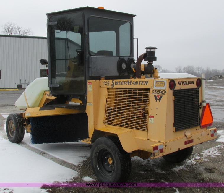 image for item L7115 1995 Waldon SM25 broom