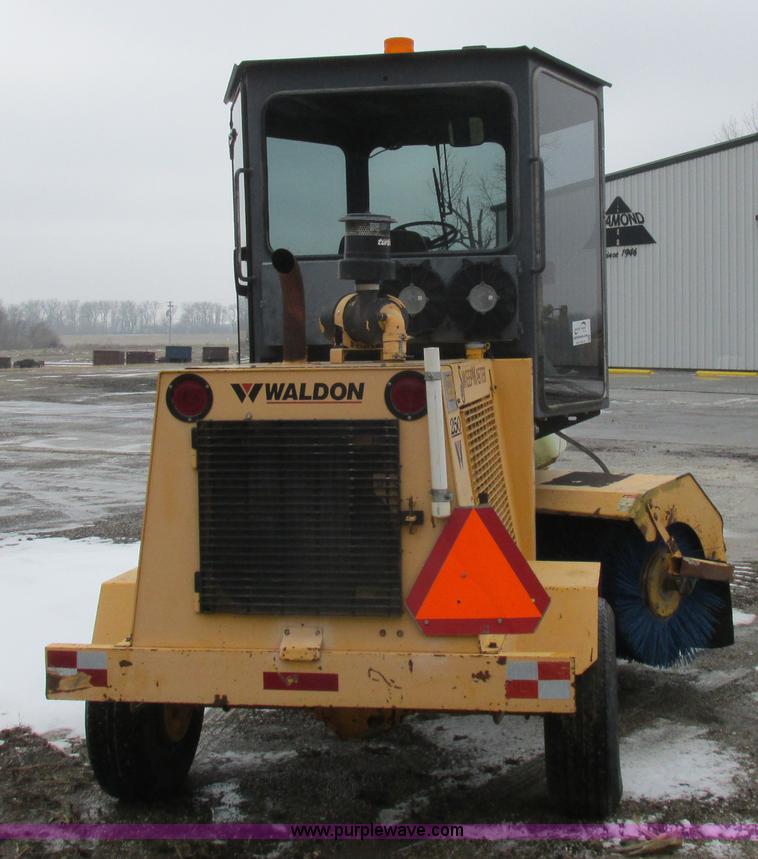 image for item L7115 1995 Waldon SM25 broom