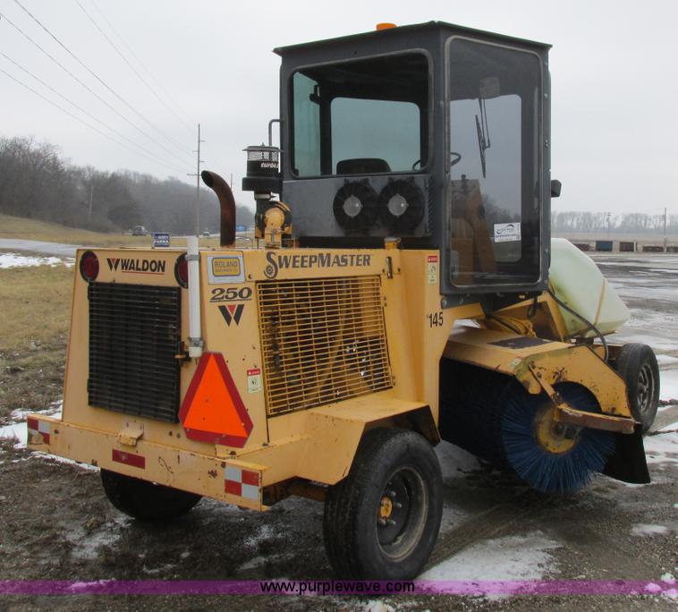 image for item L7115 1995 Waldon SM25 broom