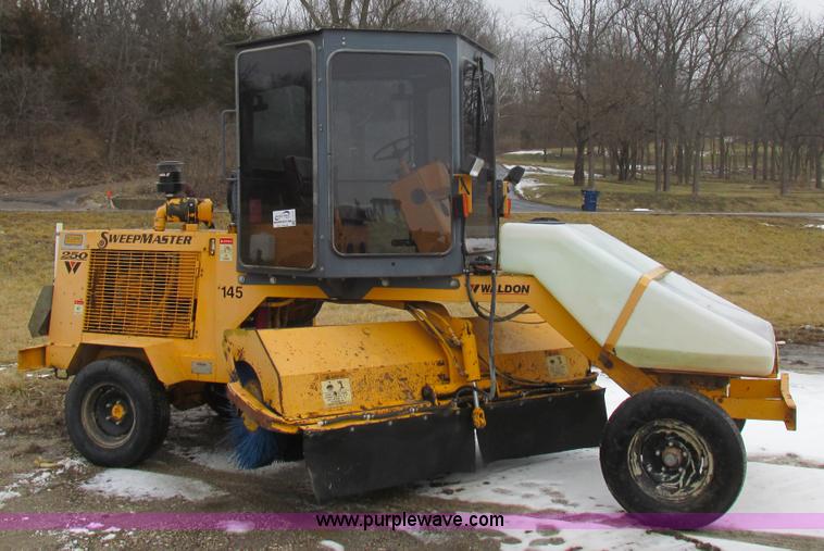 image for item L7115 1995 Waldon SM25 broom