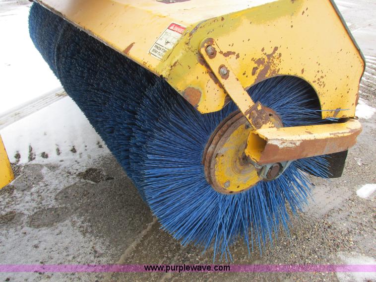 image for item L7115 1995 Waldon SM25 broom