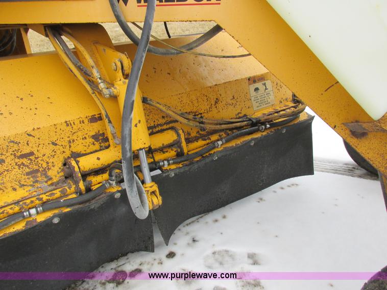 image for item L7115 1995 Waldon SM25 broom