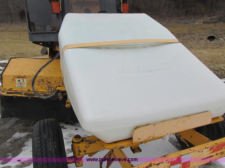 image for item L7115 1995 Waldon SM25 broom