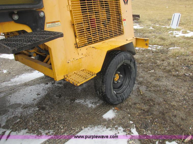 image for item L7115 1995 Waldon SM25 broom