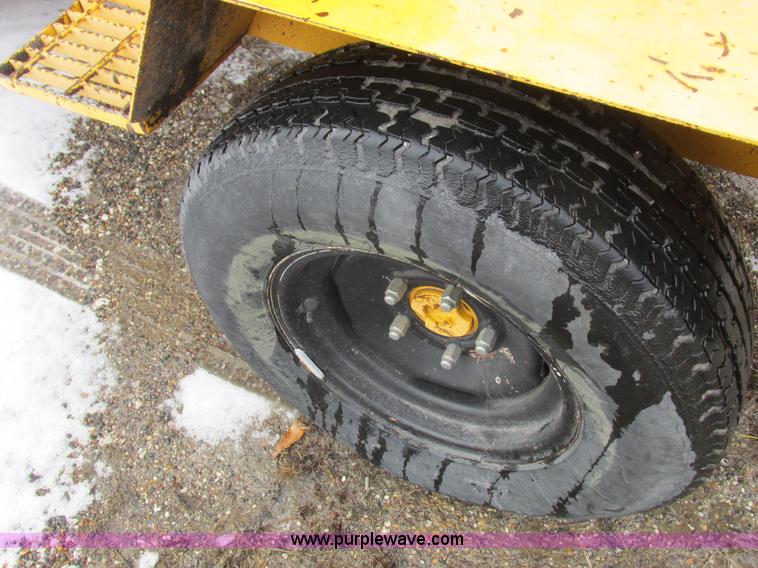 image for item L7115 1995 Waldon SM25 broom