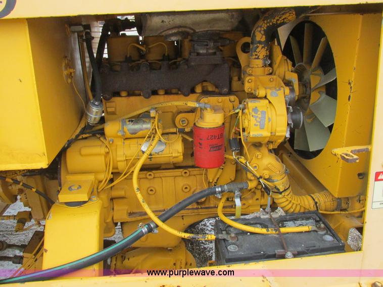 image for item L7115 1995 Waldon SM25 broom