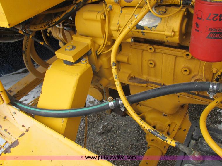 image for item L7115 1995 Waldon SM25 broom