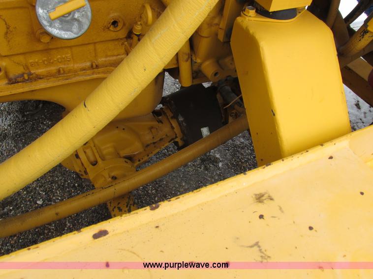 image for item L7115 1995 Waldon SM25 broom