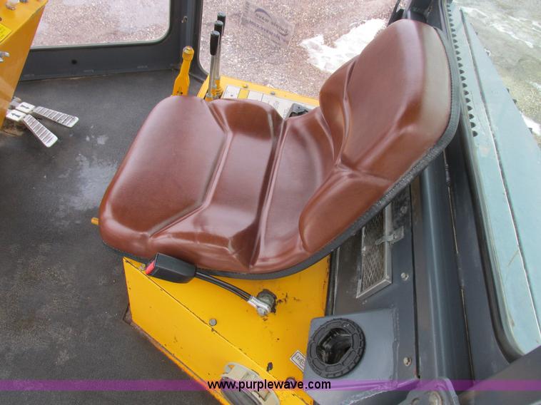 image for item L7115 1995 Waldon SM25 broom