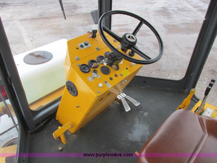 image for item L7115 1995 Waldon SM25 broom