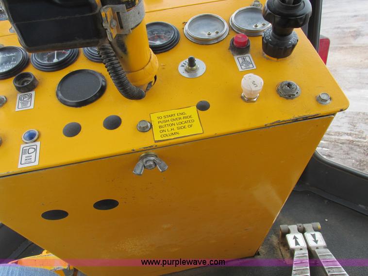 image for item L7115 1995 Waldon SM25 broom