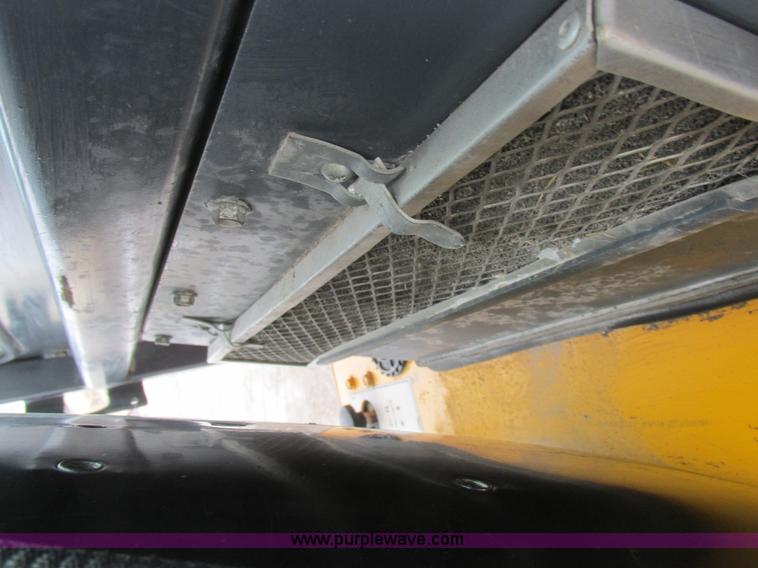 image for item L7115 1995 Waldon SM25 broom