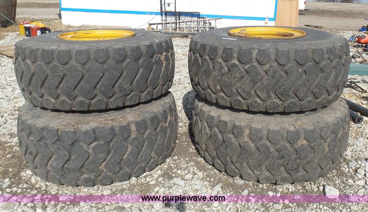 image for item N9327 (4) tires