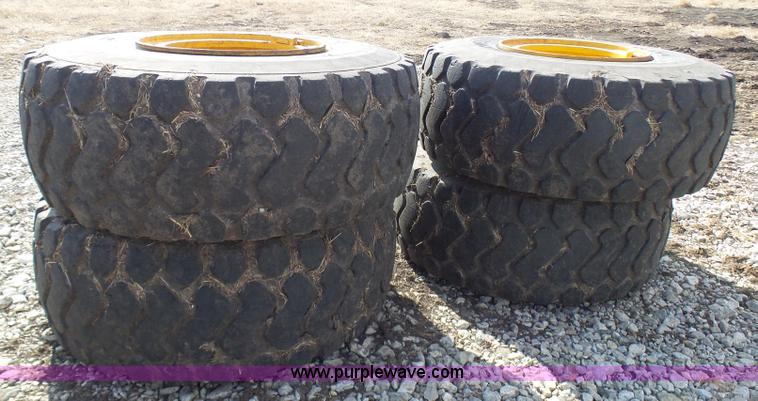 image for item N9327 (4) tires