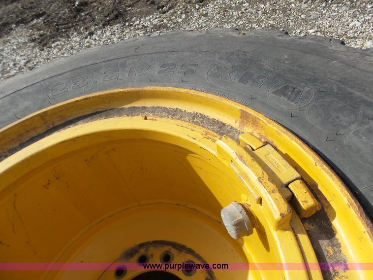 image for item N9327 (4) tires