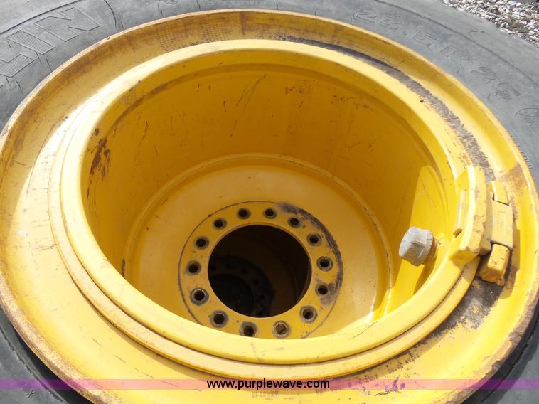 image for item N9327 (4) tires