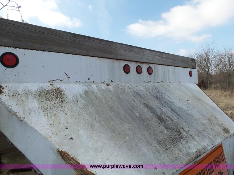 image for item N9389 Flowboy 16TB-500 live bottom bed