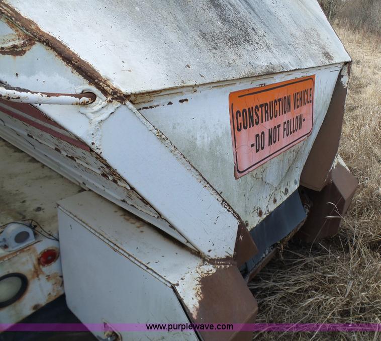 image for item N9389 Flowboy 16TB-500 live bottom bed