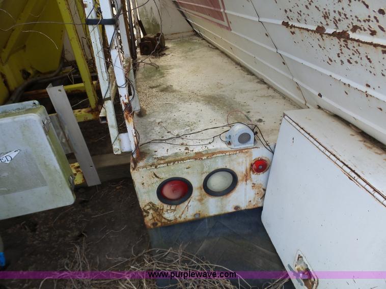 image for item N9389 Flowboy 16TB-500 live bottom bed