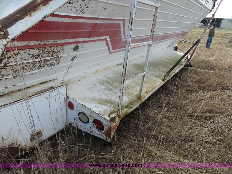 image for item N9389 Flowboy 16TB-500 live bottom bed